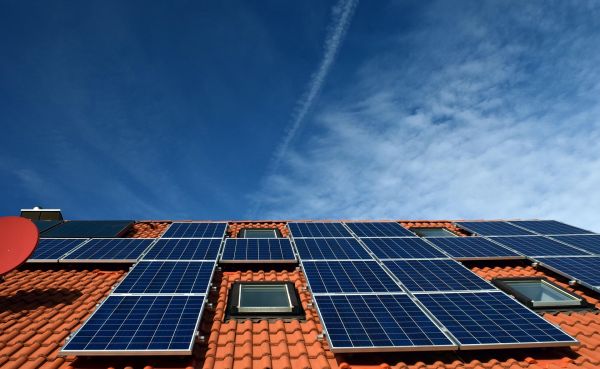 5 astuces pour augmenter votre indépendance énergétique grâce aux panneaux solaires